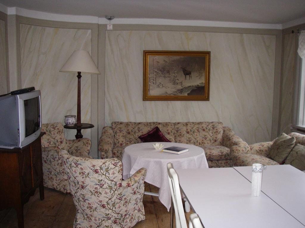 Vagnhärad Tullgarns Vardshus Bed & Breakfast エクステリア 写真